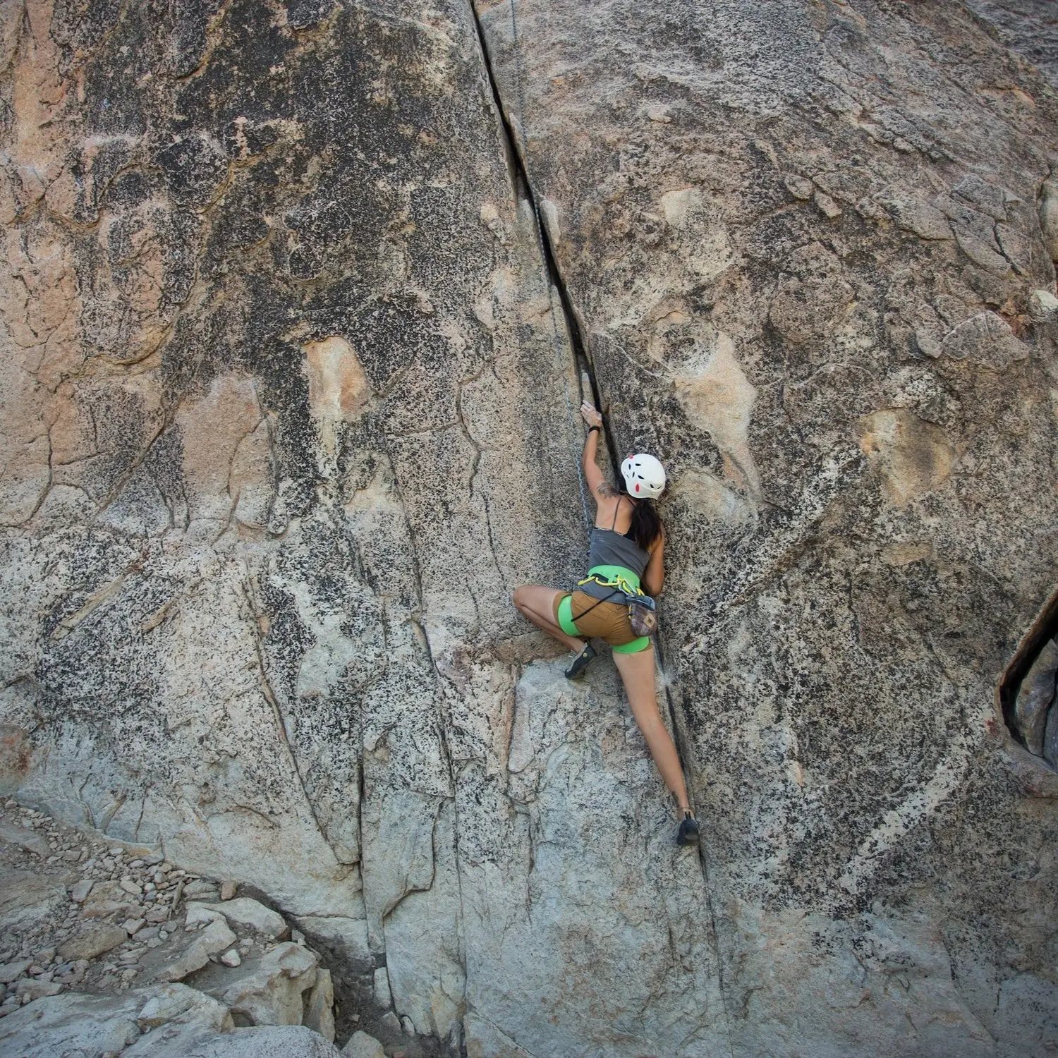 Quechua climbing woman