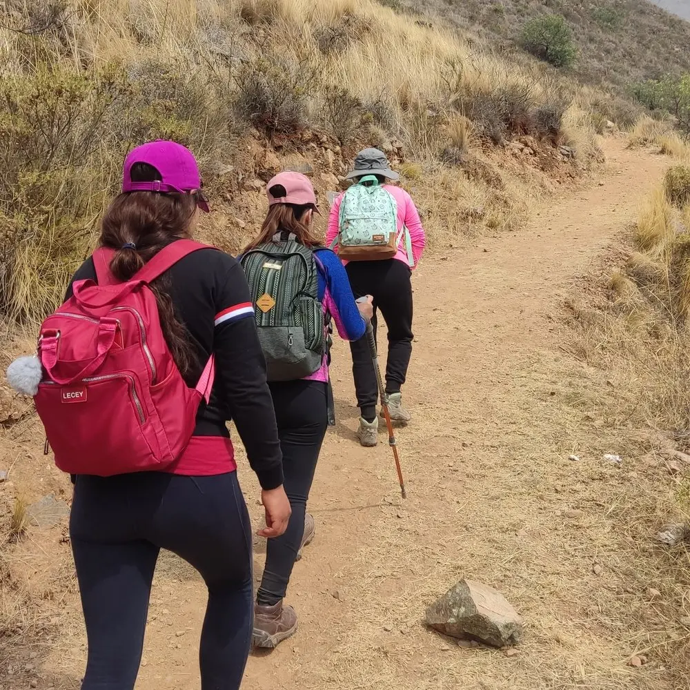 Quechua hiking women